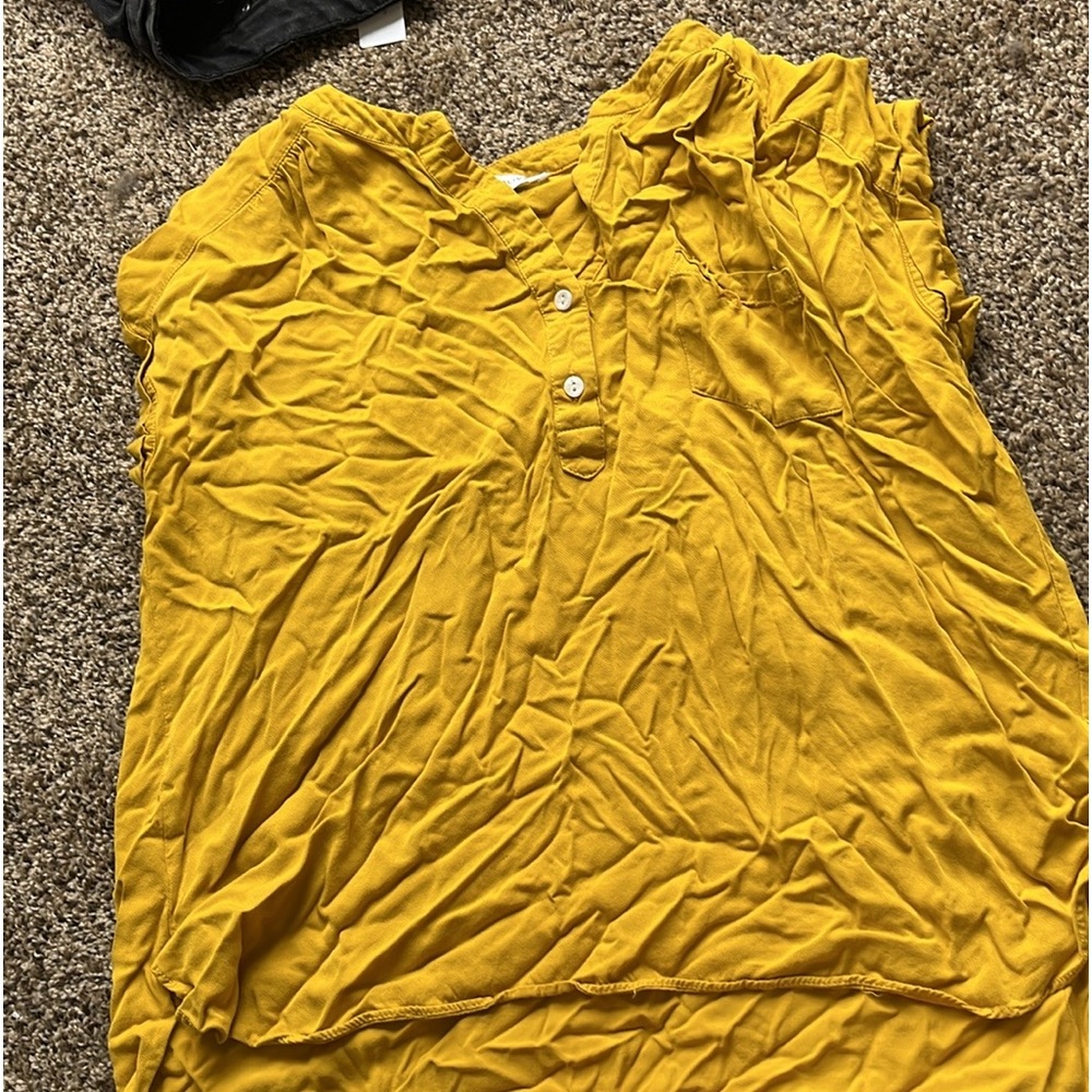 yellow rose + olive top size XL